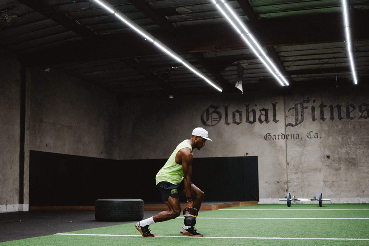 Marlon N. Humphrey of the NF, cornerback for the Baltimore Ravens, training and working out with kettlebell. Brand Legends
